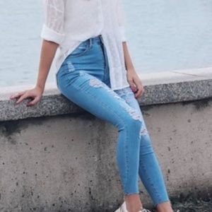 NEW JEANS! Light wash skinny distressed jeans